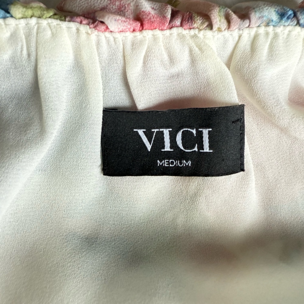 Vici Floral Wrap Blouse - Picture 7 of 8